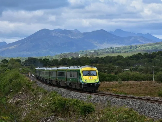 Dublin to Cork, Blarney Castle and Cóbh Heritage Centre by Train
