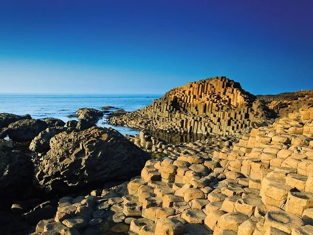 Guided Day Tour of Giant's Causeway from Belfast by Comfortable Coach